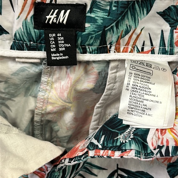 Cotton Tropical Floral Print HM
Button Fly 4 Pocket Bermuda Shorts Mens 30 R - Picture 8 of 8